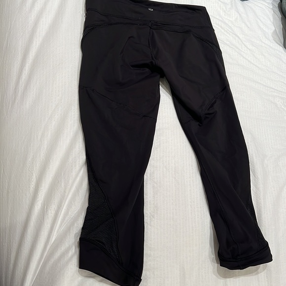 Lululemon cropped leggings - Picture 2 of 3